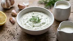 Chybí vám chuť? Tyto 3 jednoduché omáčky zachrání vaše každodenní jídla